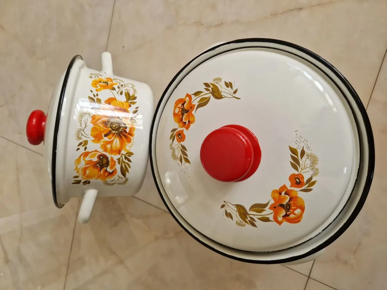 Каструлі нові емальовані 3 і 2 літри 2