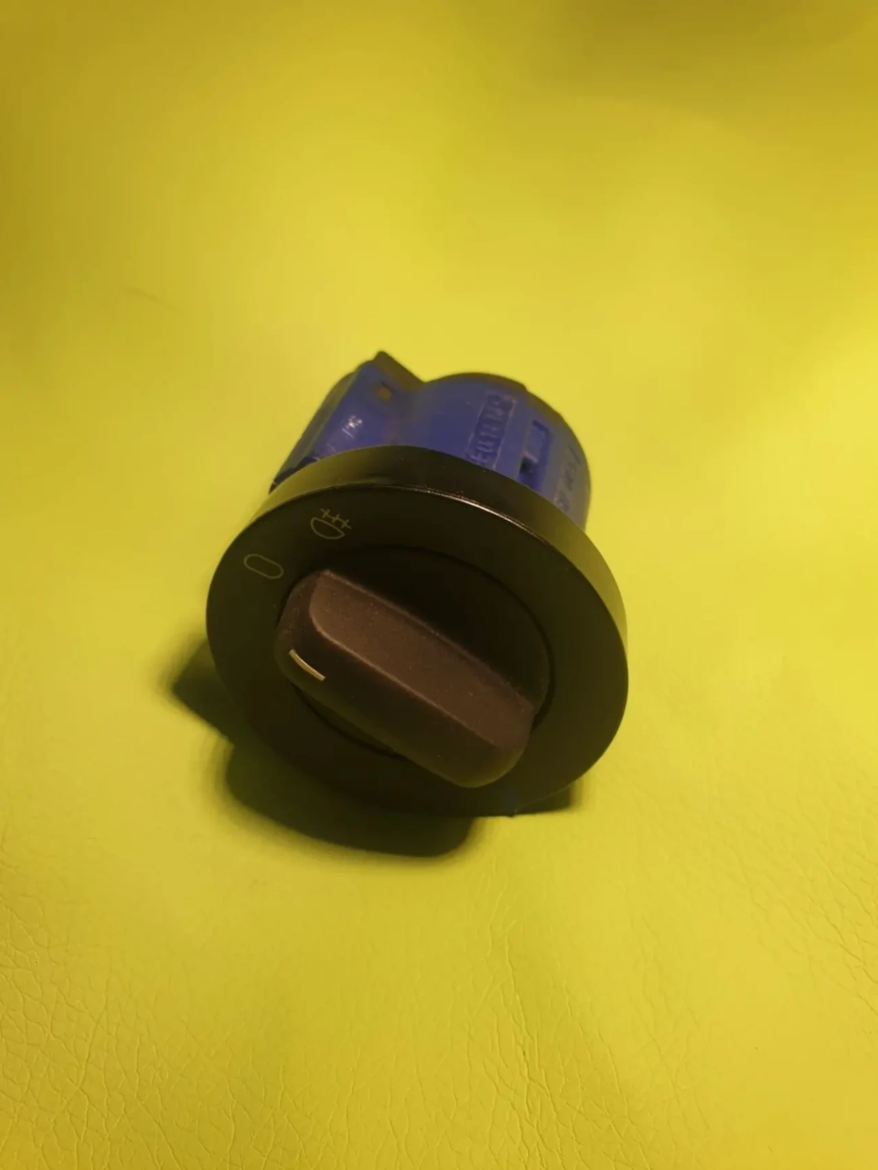 Включатель задних противотуманных фонарей BMW 8363687