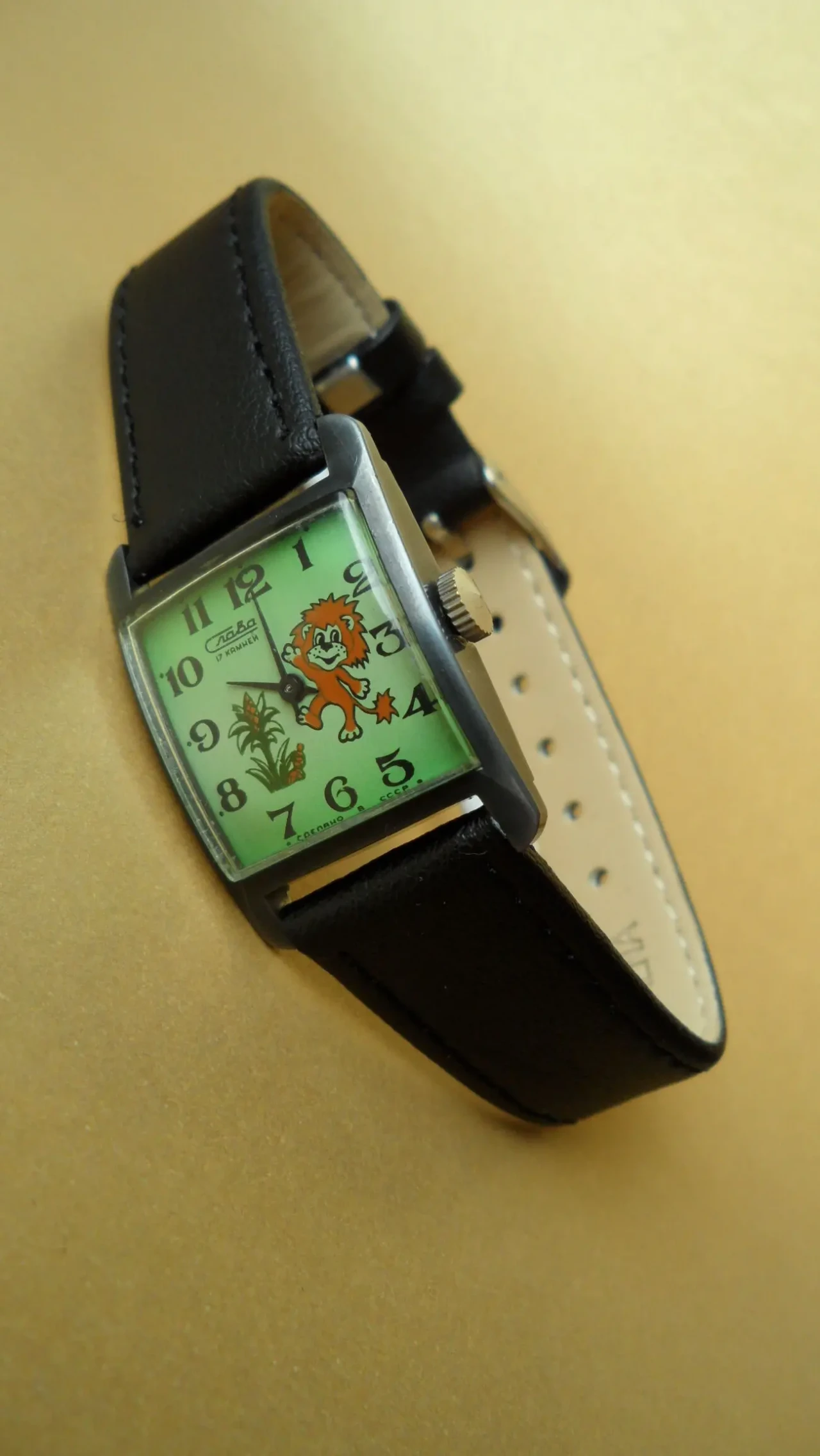 СЛАВА 1601 СССР-ДЕТЯМ. Оригинальные механические часы сделано в 80-х. 2