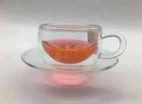 Набор чашек с элегантными блюдцами