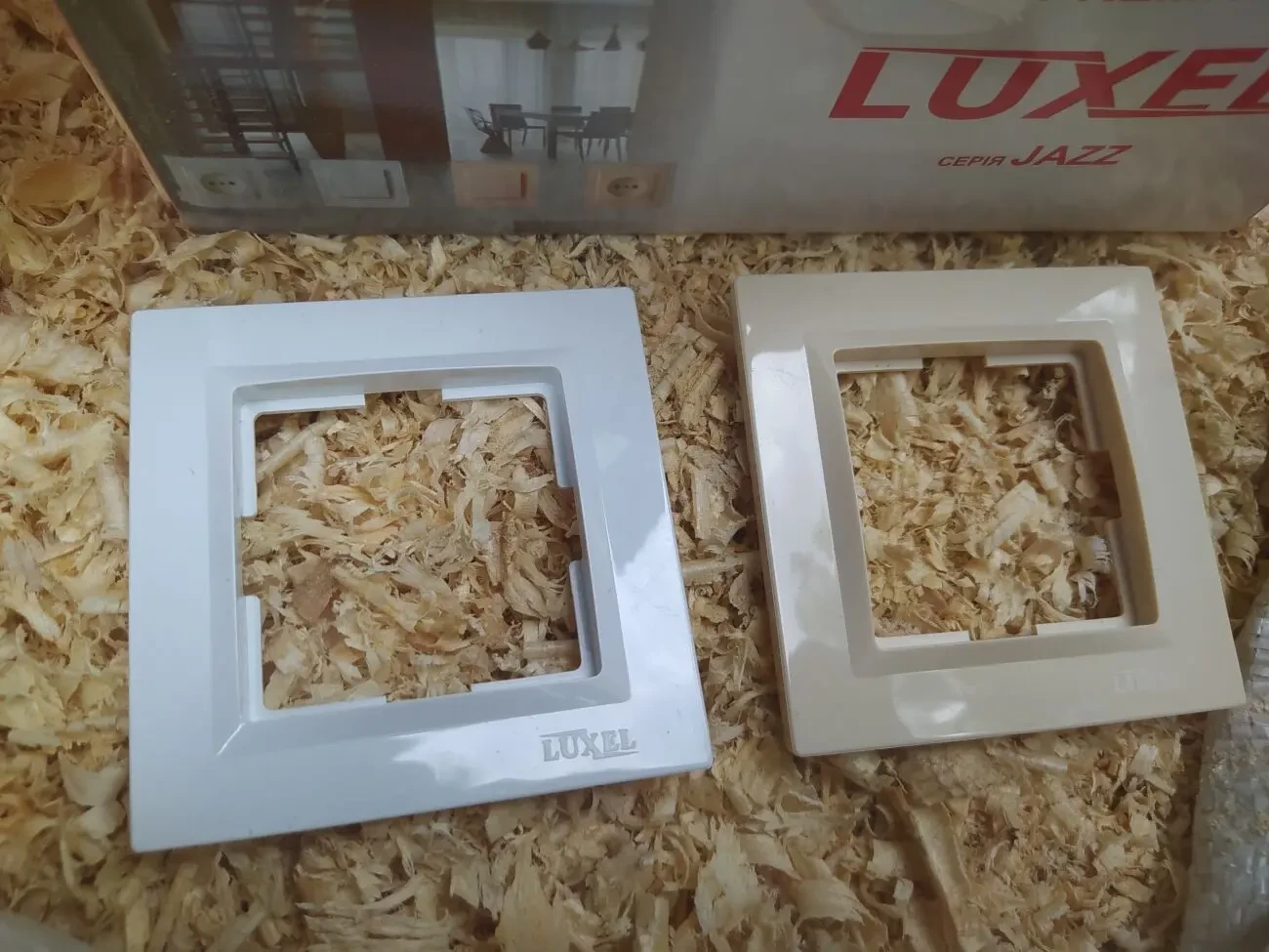 100шт новые рамки от розеток luxel рамы розетки одинарные 8