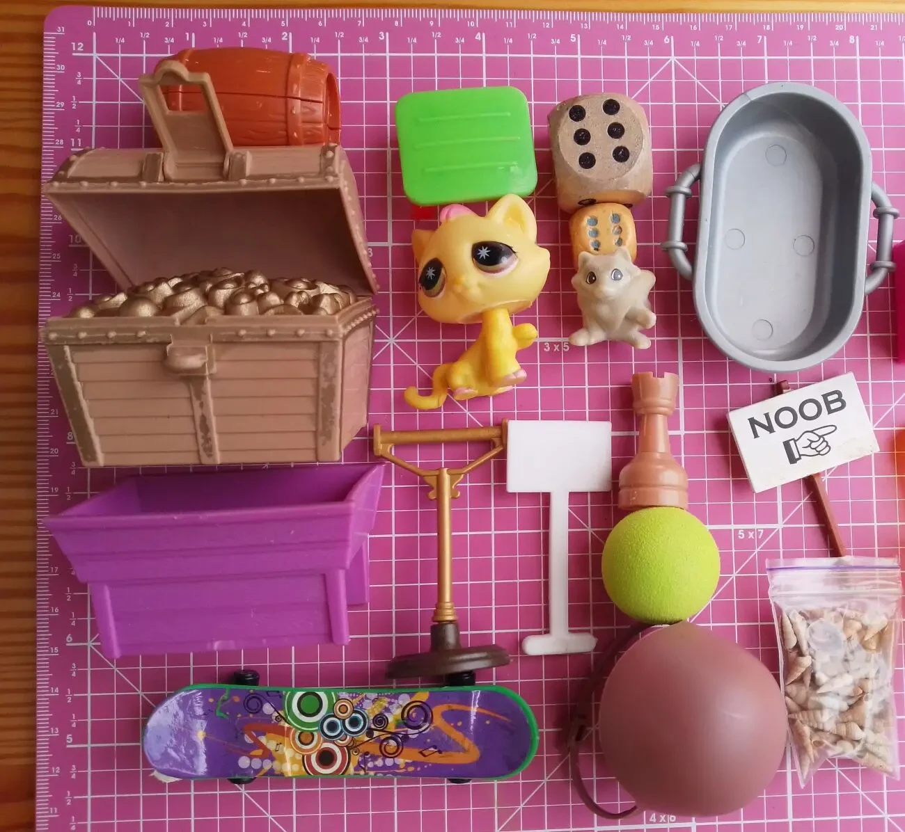 Игрушка модель пластик набор животные, транспорт, авто, самолет, юла 7