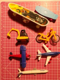 Игрушка модель пластик набор животные, транспорт, авто, самолет, юла