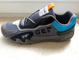 Кросівки нові