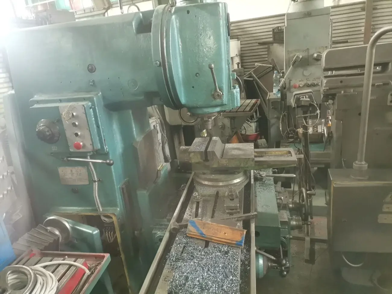 Вертикально фрезерный станок 6Р13 9