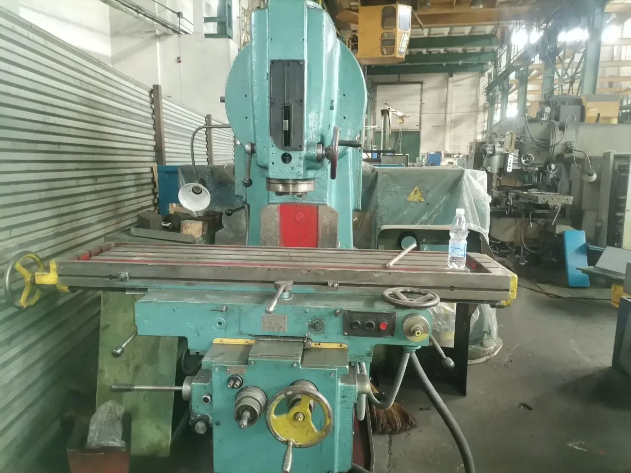 Вертикально фрезерный станок 6Р13