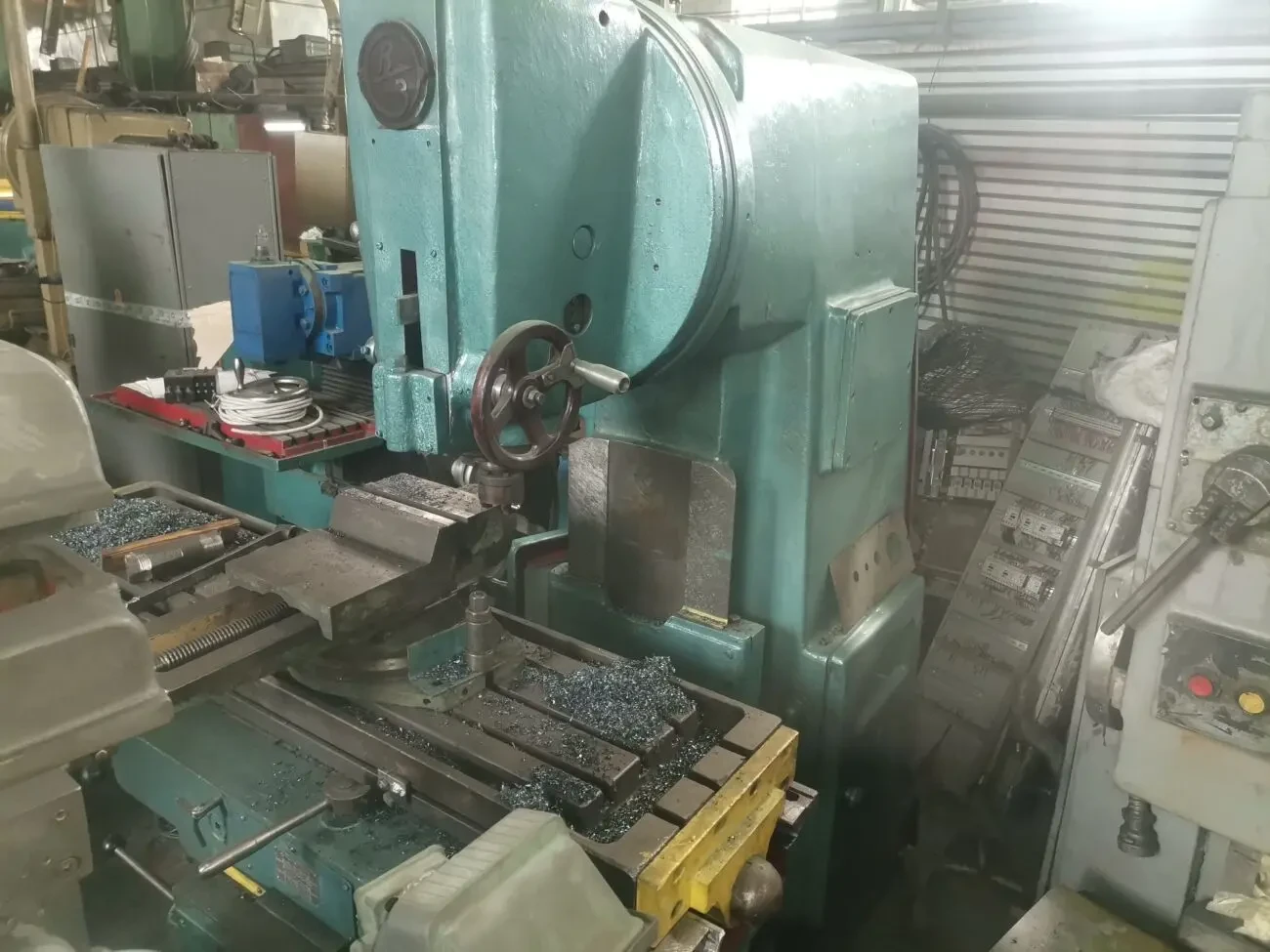 Вертикально фрезерный станок 6Р13 7