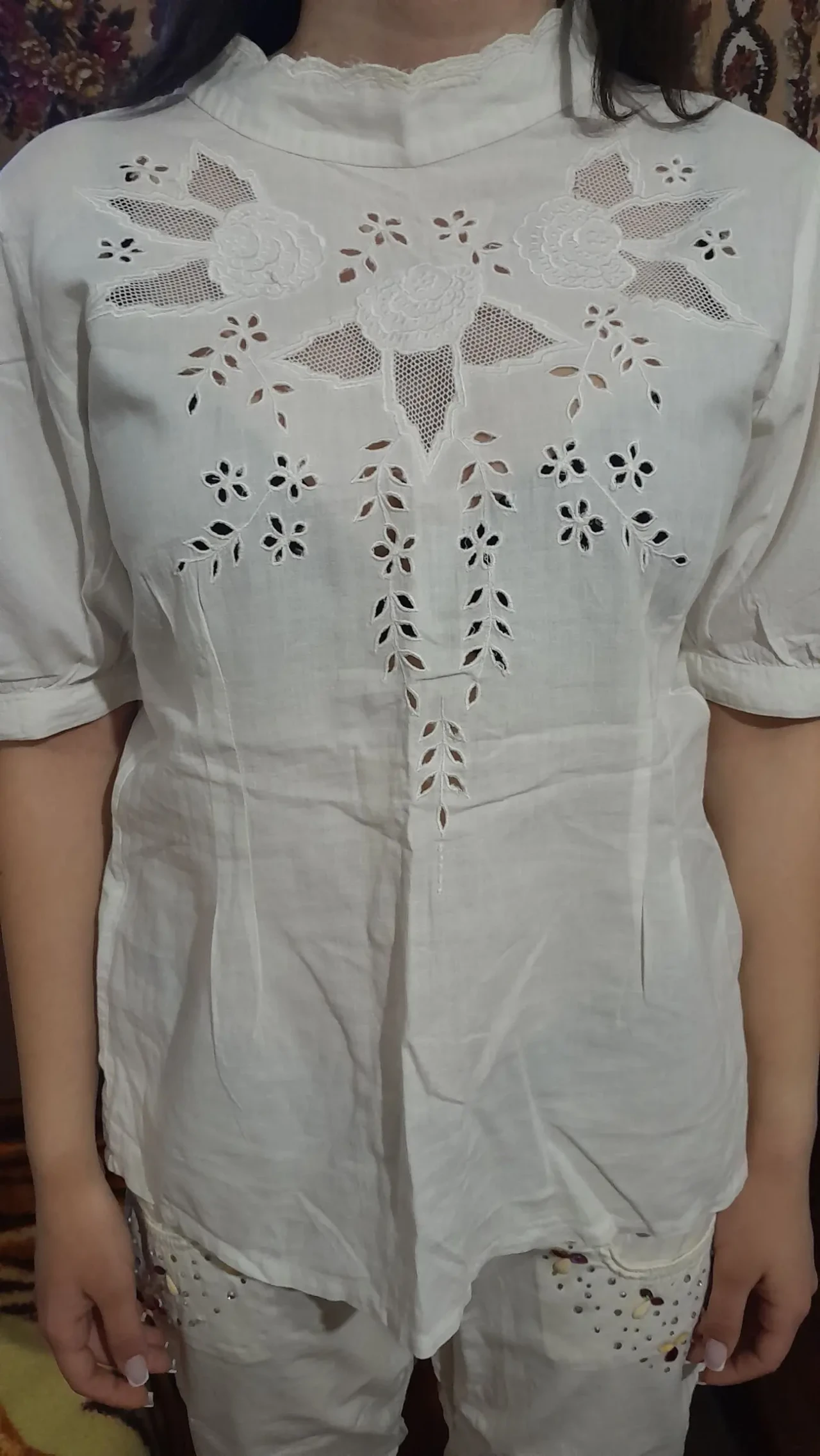 Красивая кофта с узором впереди, сзади на пуговицах. Индия 2