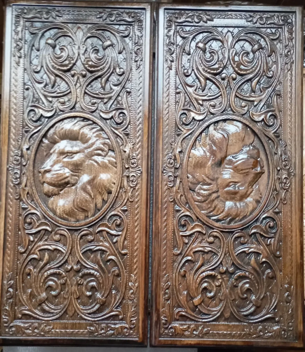 Народи Лев з натурального дерева 2