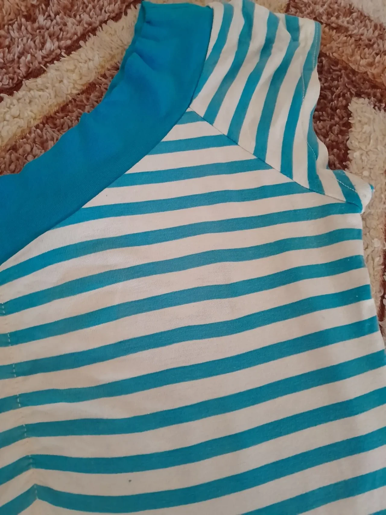 Стильная футболка в голубую полоску. 5