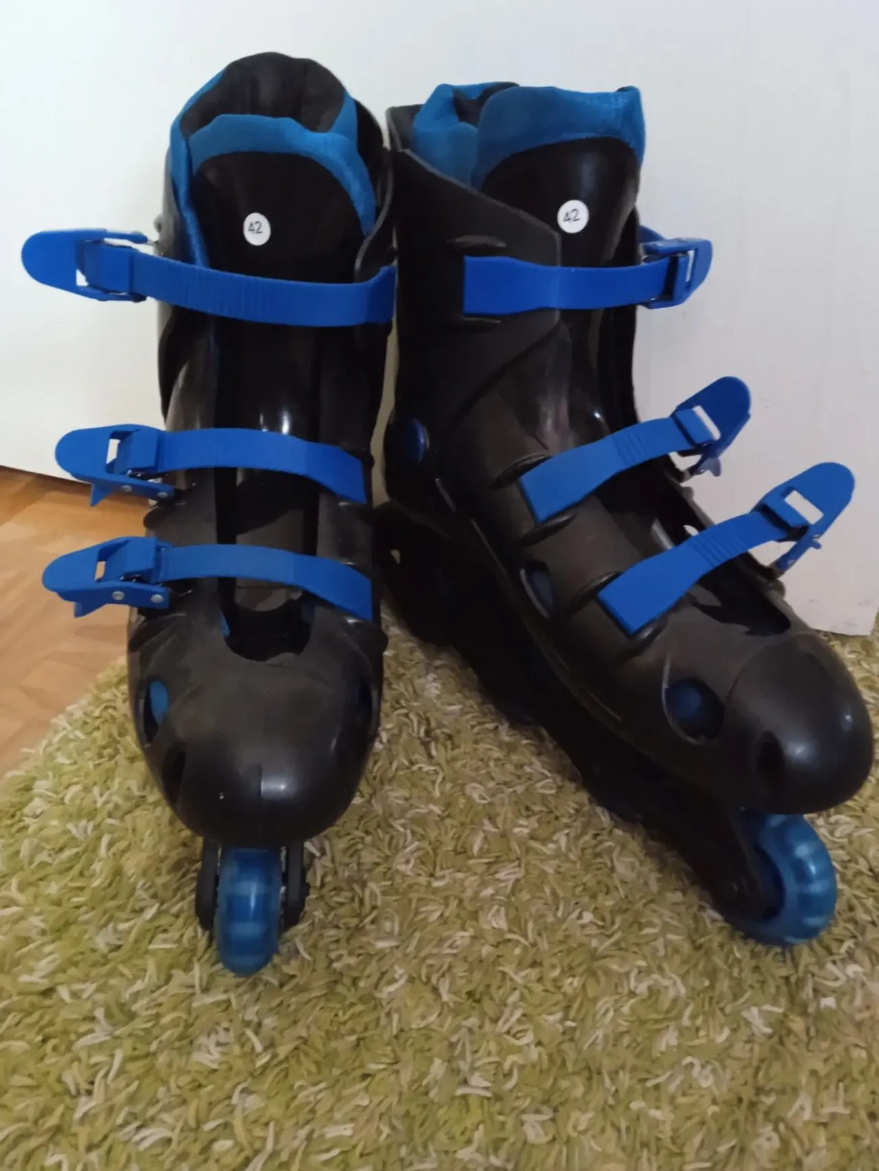 роликовые коньки