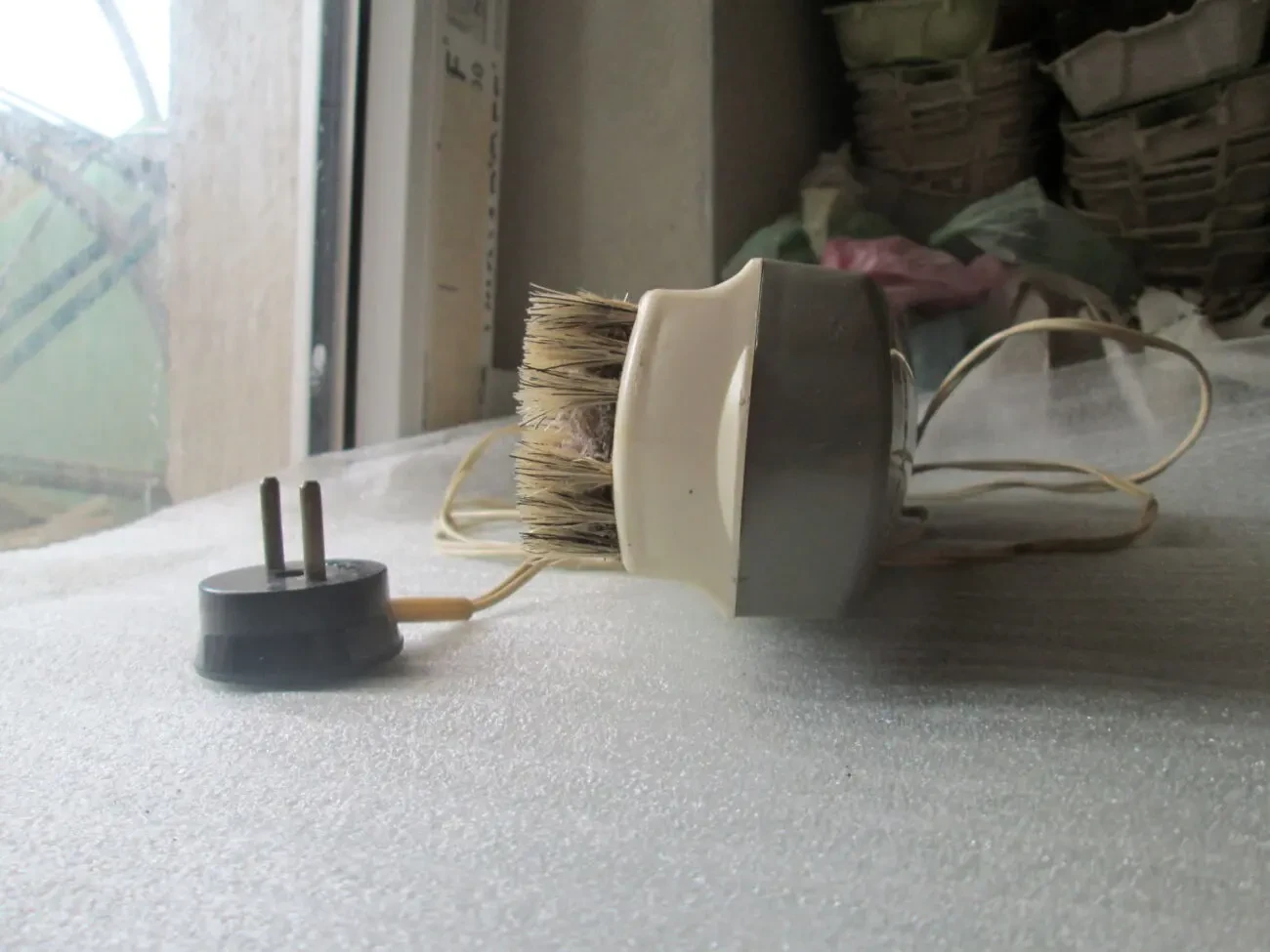 Щітка-порохотяг ВЕТЕРОК-3. СРСР. Розміри 27х8х9 см. Робочий стан 7