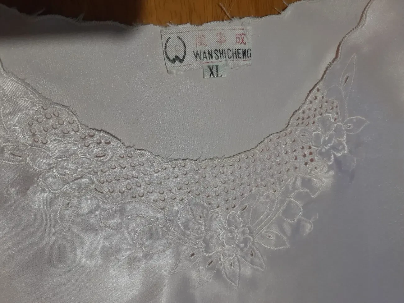 Красивая шёлковая розовая майка 7