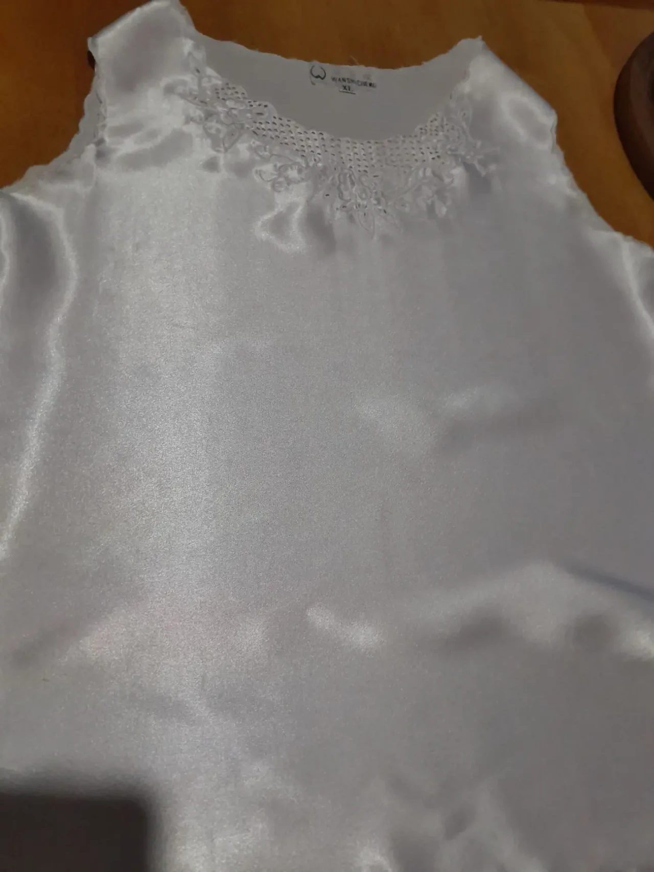 Красивая шёлковая розовая майка 8