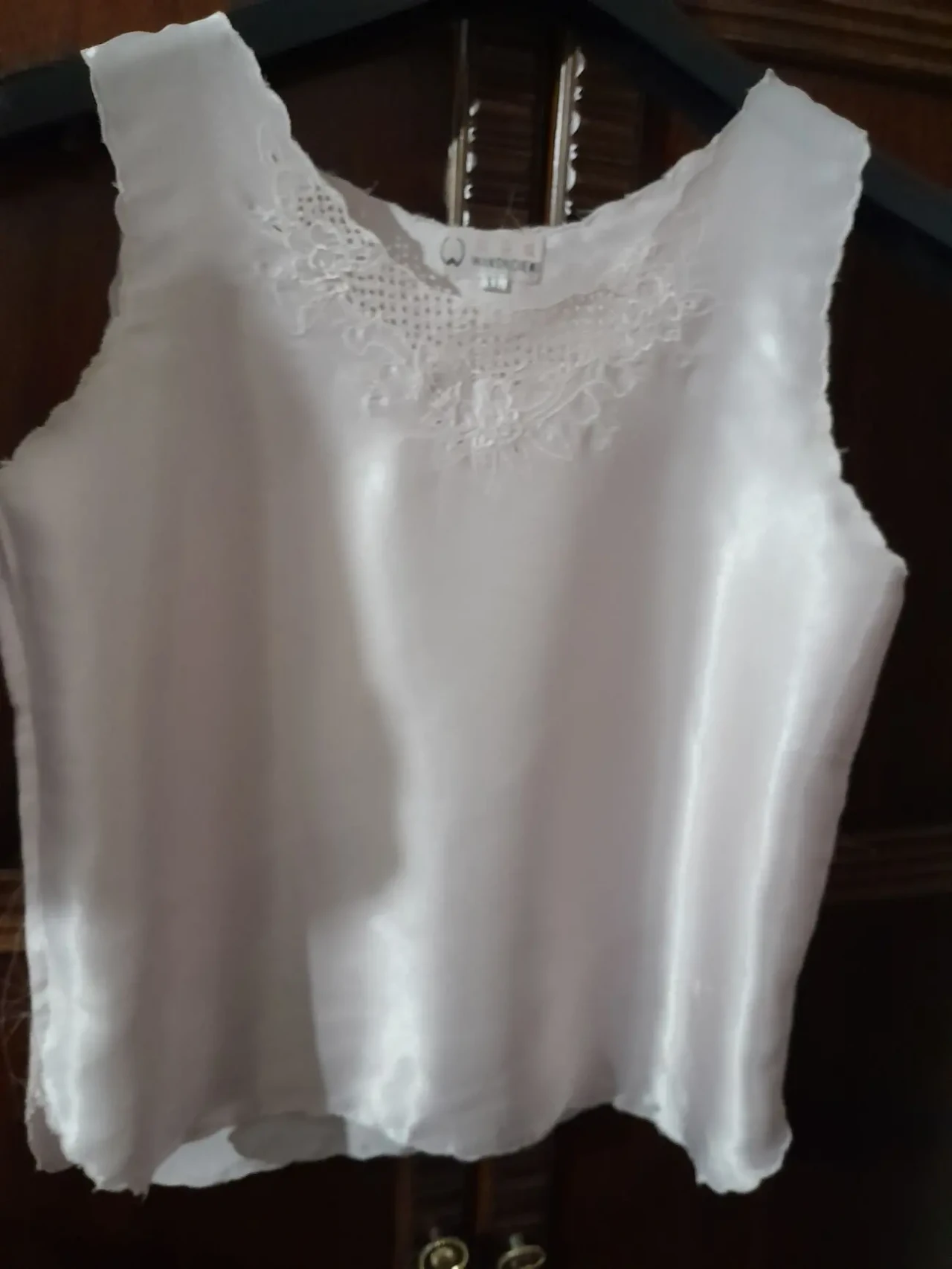 Красивая шёлковая розовая майка 6