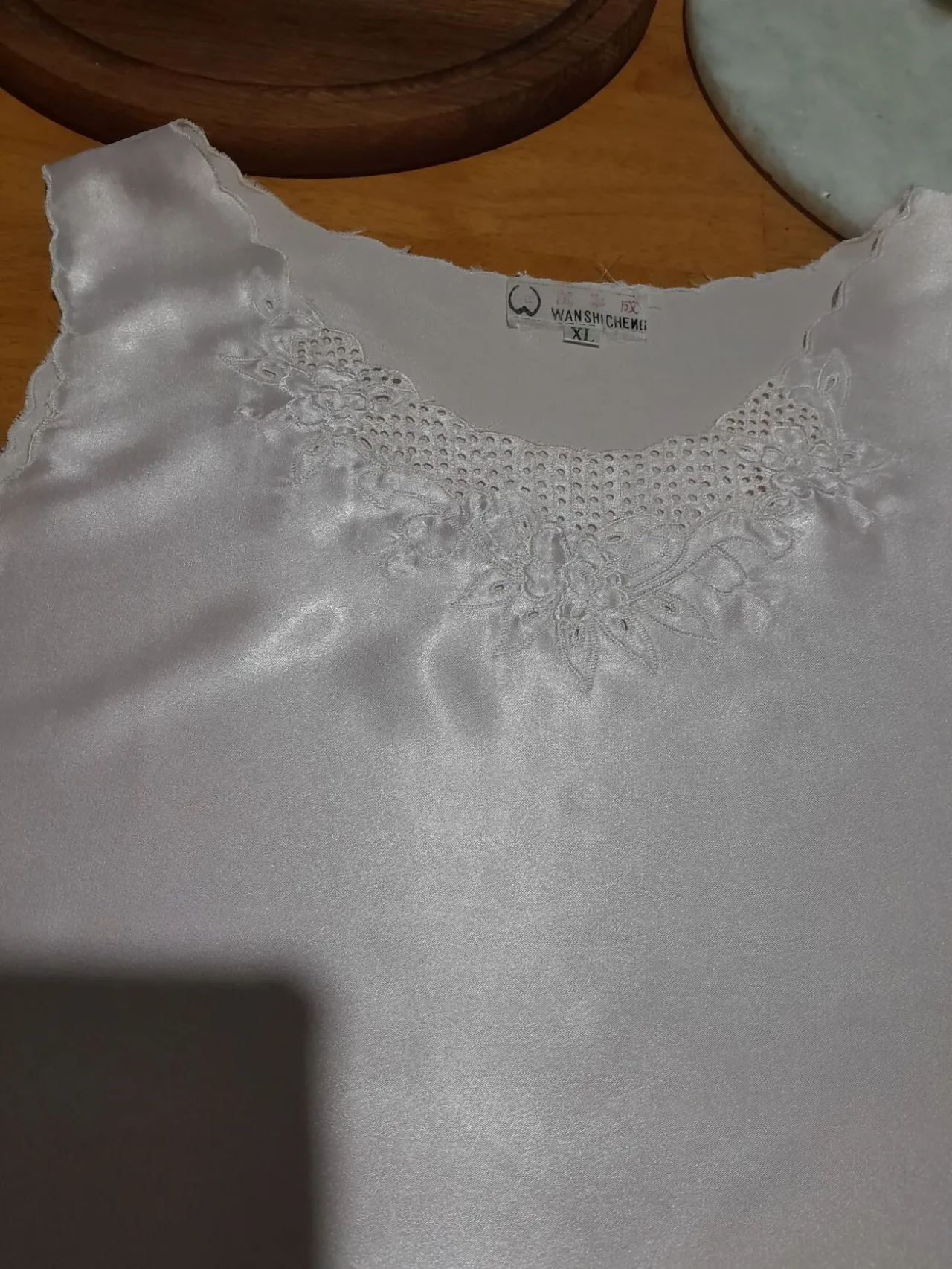 Красивая шёлковая розовая майка 10