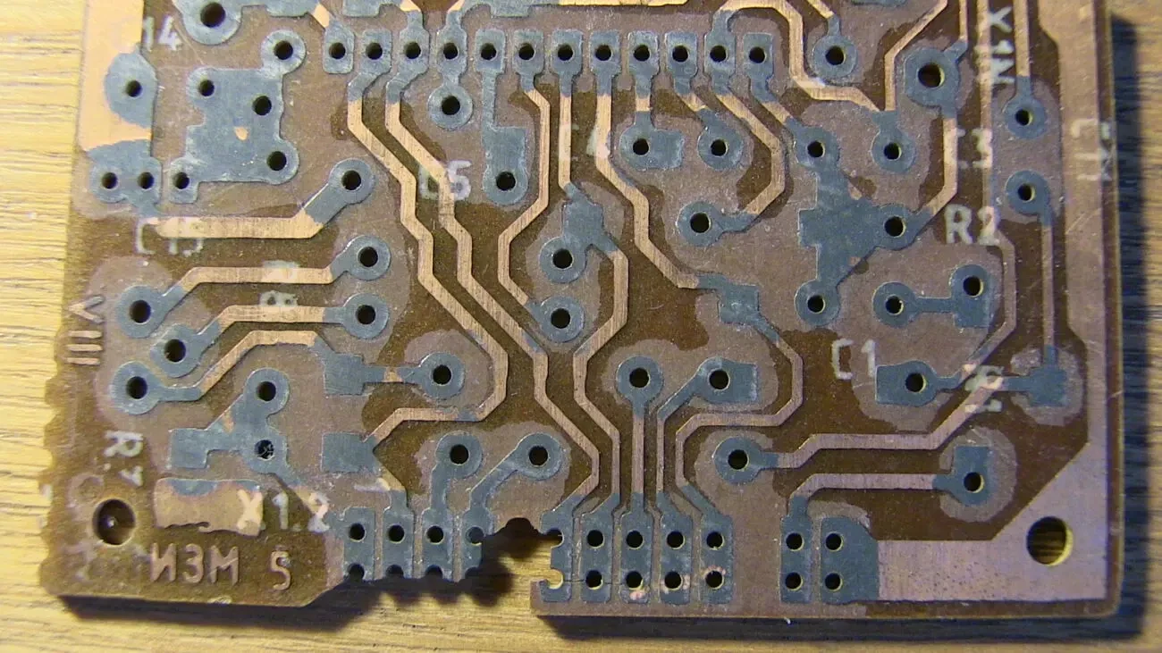 Плата чистая на пайку какого-нибудь устройства на Микросхеме 24 ноги 5