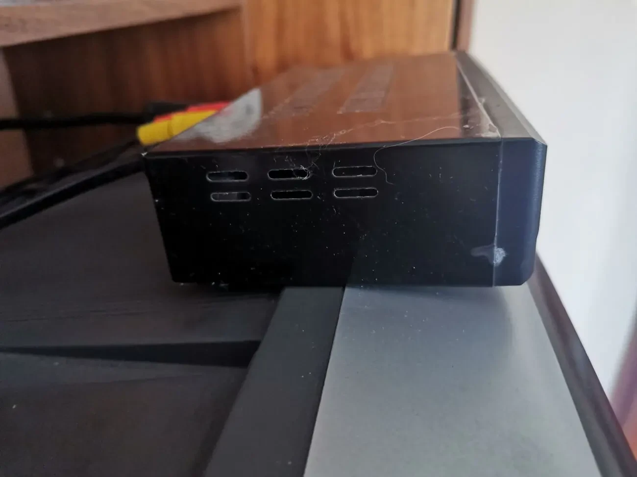 Цифровий ТВ тюнер T2BOX 334iD - Т2 Тюнер DVB-T2 IPTV 3