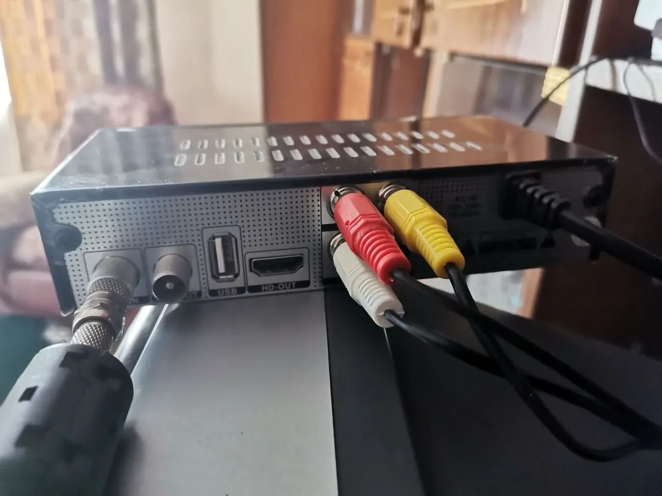 Цифровий ТВ тюнер T2BOX 334iD - Т2 Тюнер DVB-T2 IPTV 5