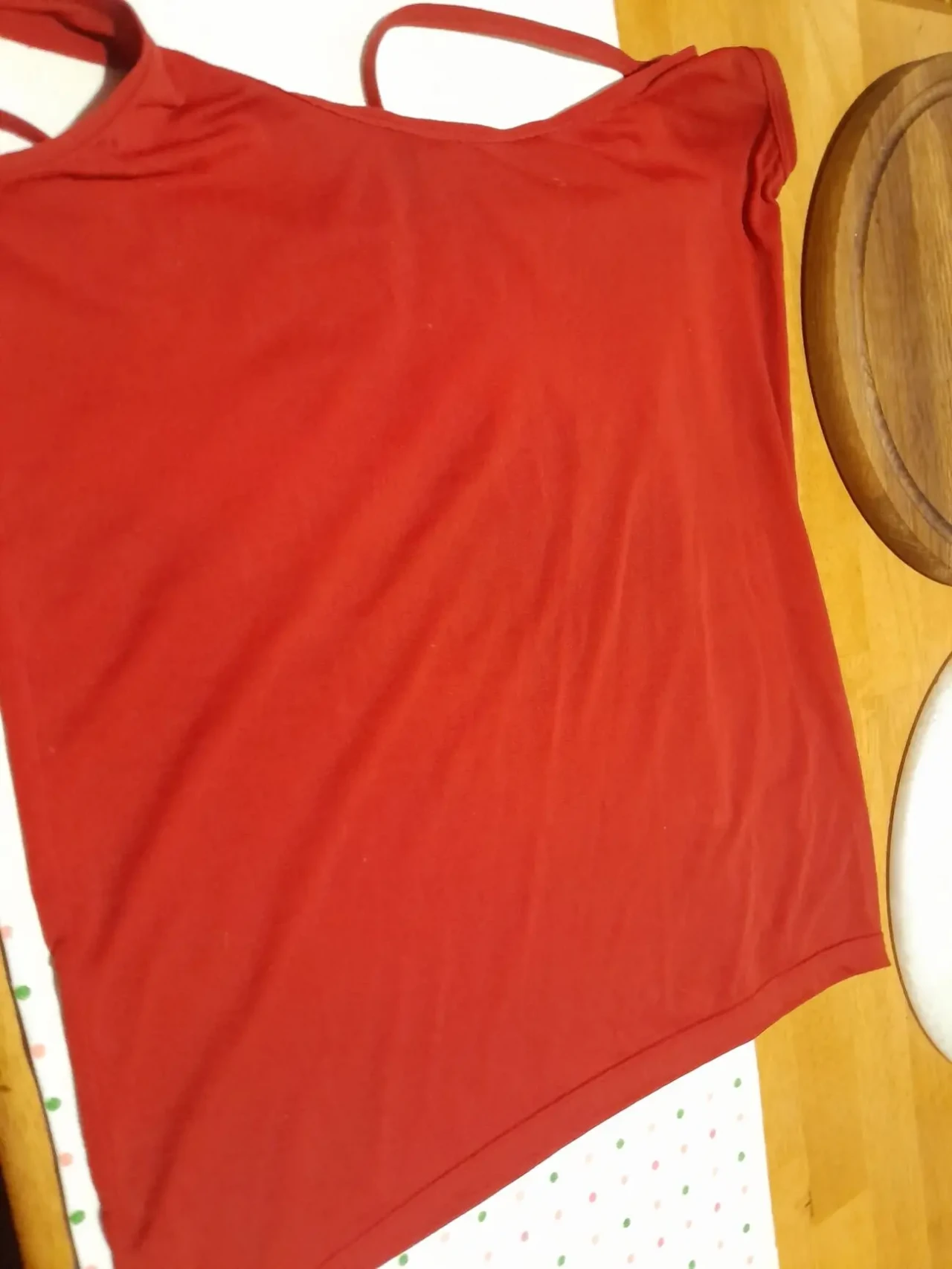 Красивая красная майка. Манго 2