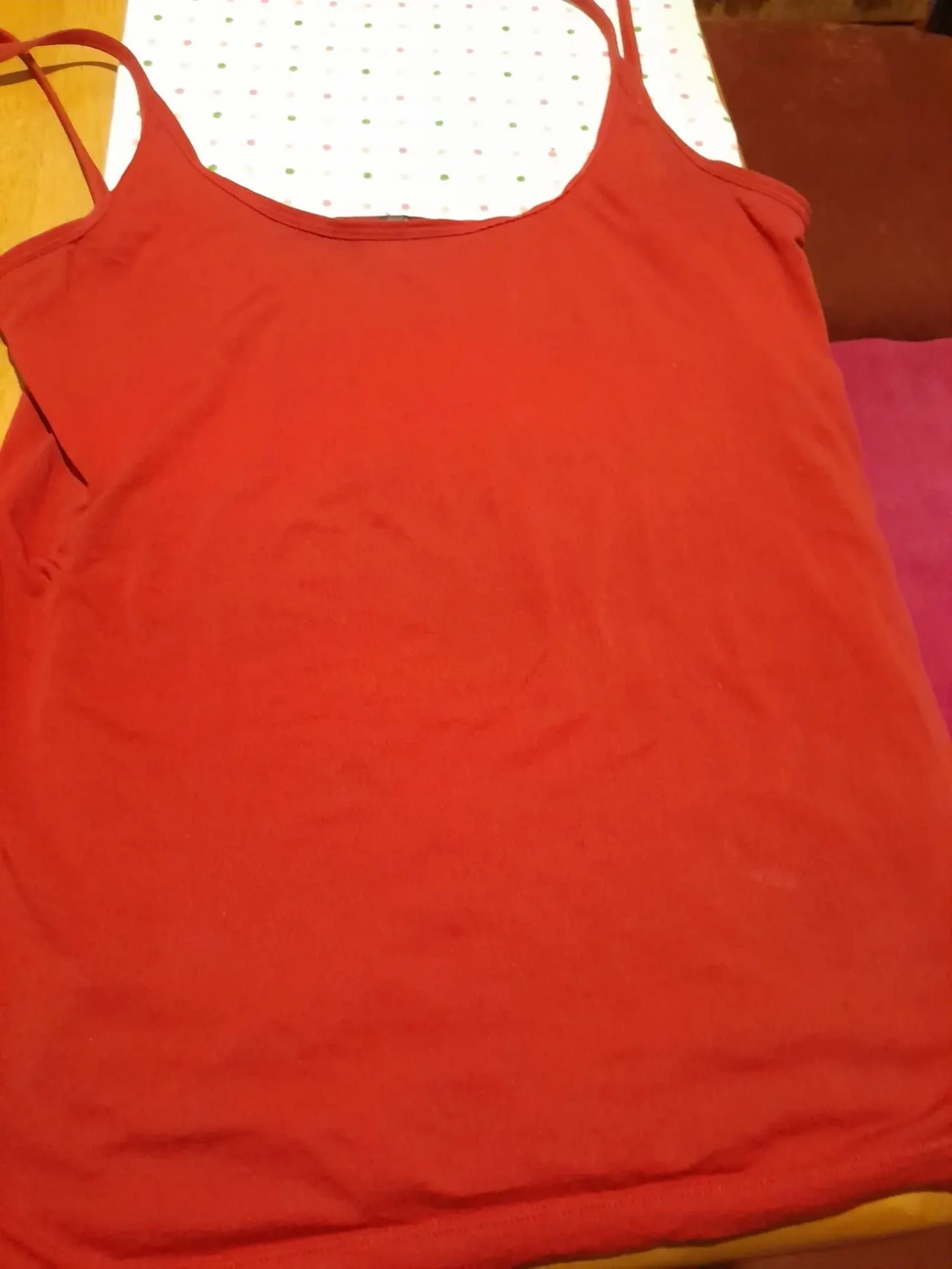 Красивая красная майка. Манго 4