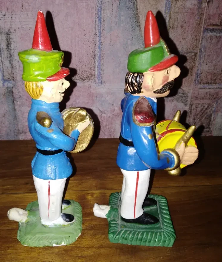 Статуетки солдатики-свистки 2