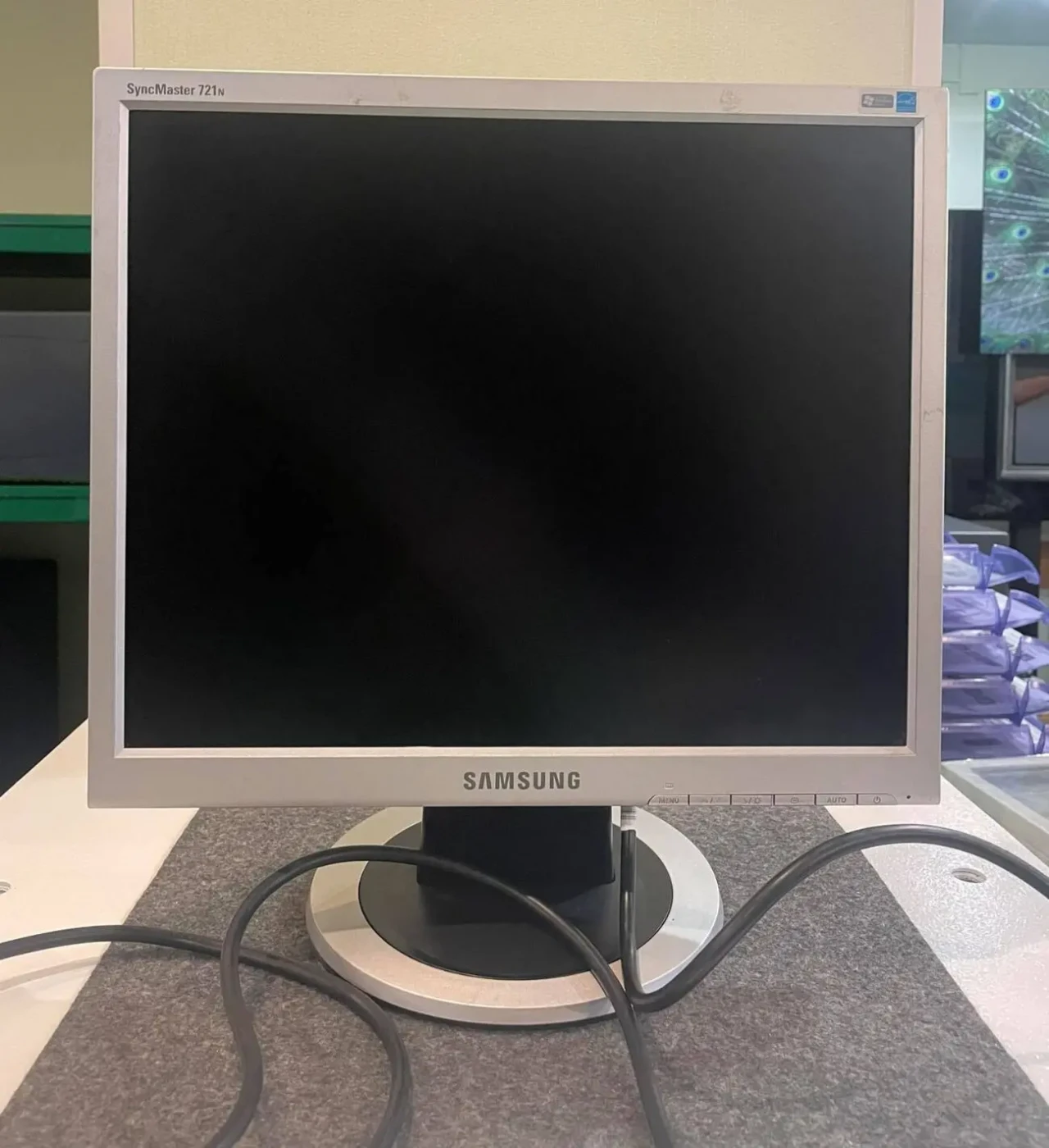 Монитор Samsung SyncMaster 721N 17 Квадрат 1280x1024 VGA матовий