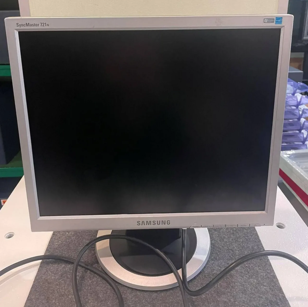 Монитор Samsung SyncMaster 721N 17 Квадрат 1280x1024 VGA матовий 2