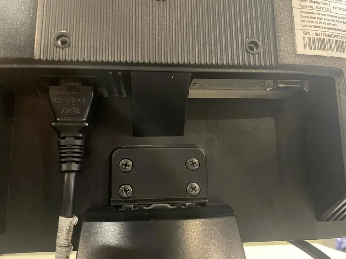 Монитор Samsung SyncMaster 721N 17 Квадрат 1280x1024 VGA матовий 5