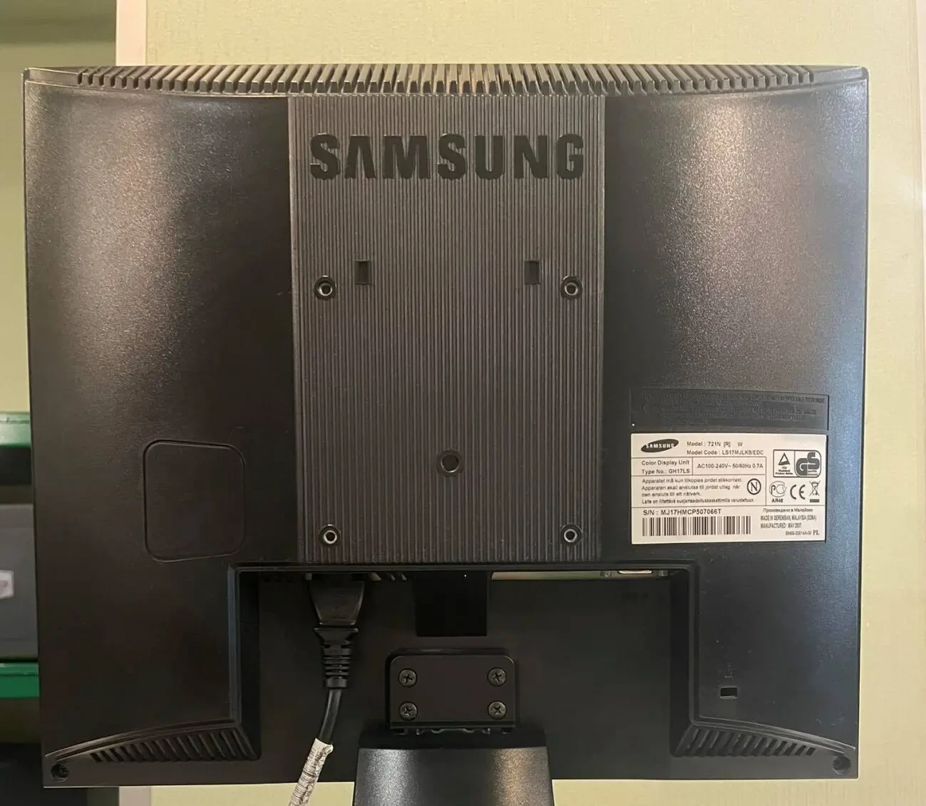 Монитор Samsung SyncMaster 721N 17 Квадрат 1280x1024 VGA матовий 4