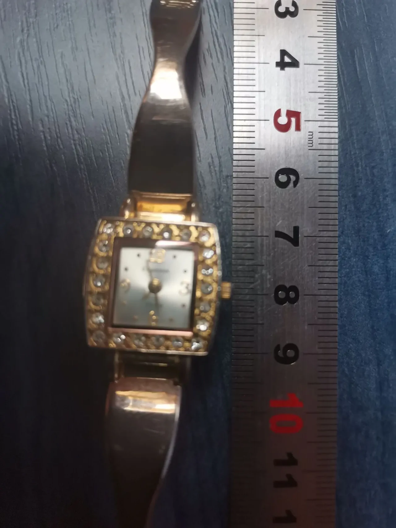 Годинник наручний жіночий Спутник Кварц 2