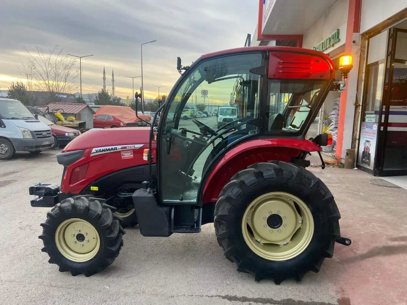 Трактор Yanmar YM347A