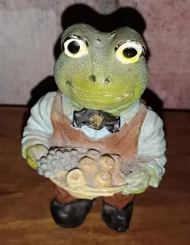 Статуэтка Лягушонок с фруктами, Англия