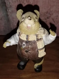 Статуэтка Мышонок с шарфом, Англия