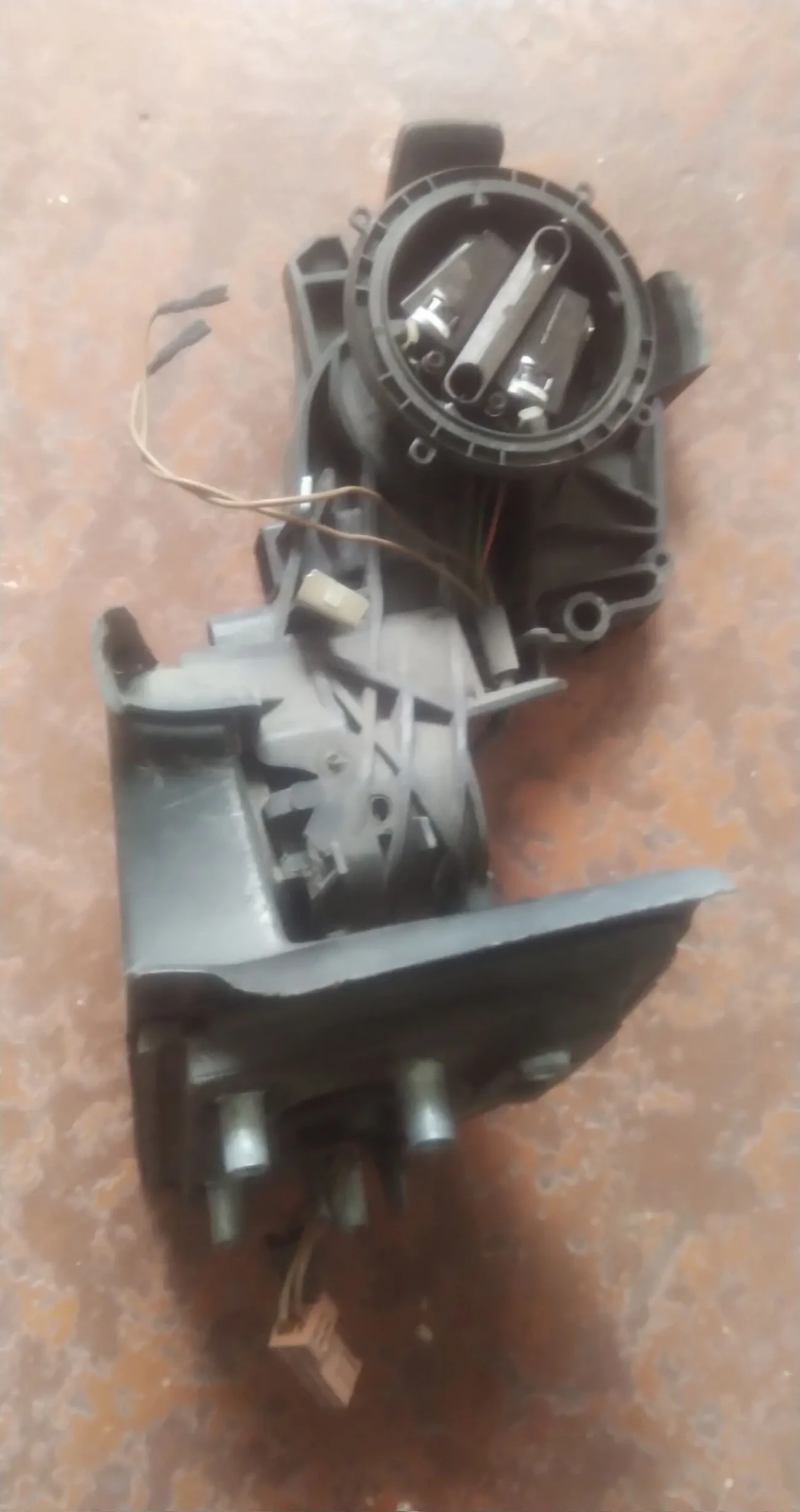 Двигун приводу дзеркала (лінзи) 2