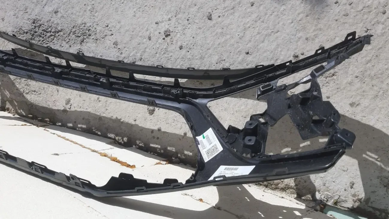 Audi E-Tron бампер  4KE807725X7L 8