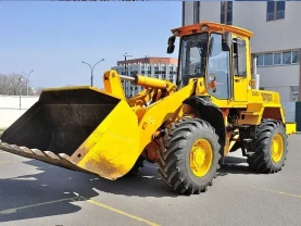 Фронтальный погрузчик 2017год