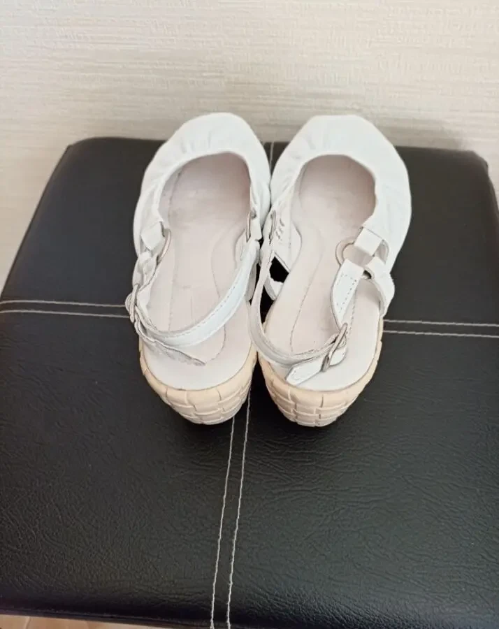 Красивые женские босоножки танкетка белые нат. кожа 3