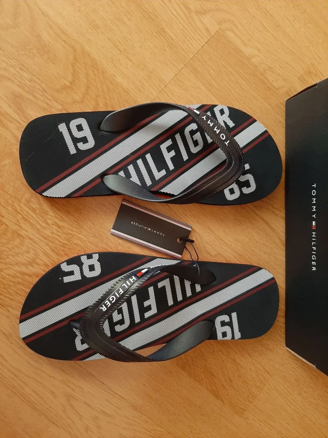 Tommy Hilfiger новые шлёпанцы 42р вьетнамки