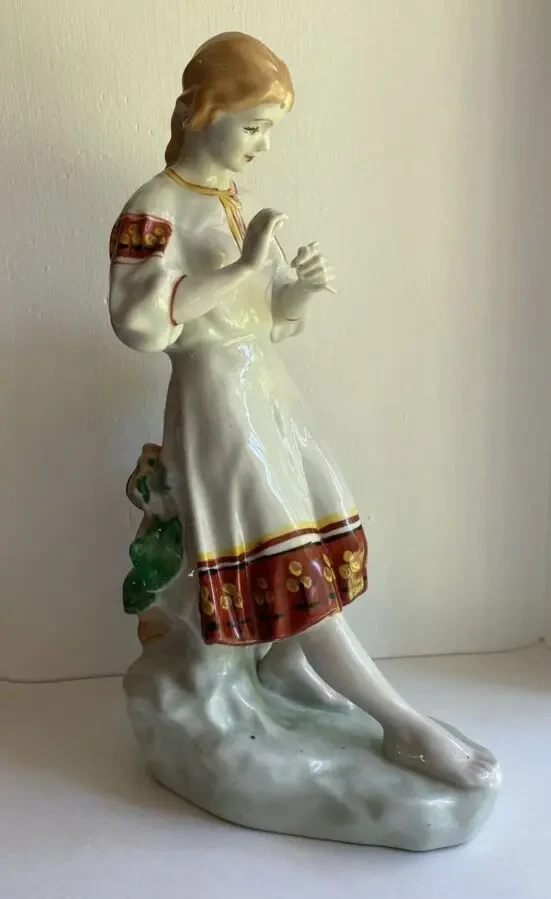 Статуэтка Любит , не любит Гадание на ромашке 29 см Жникруп Полонное 3