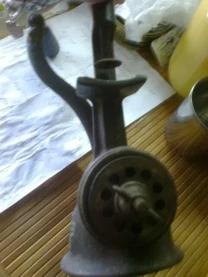 Ручная мясорубка