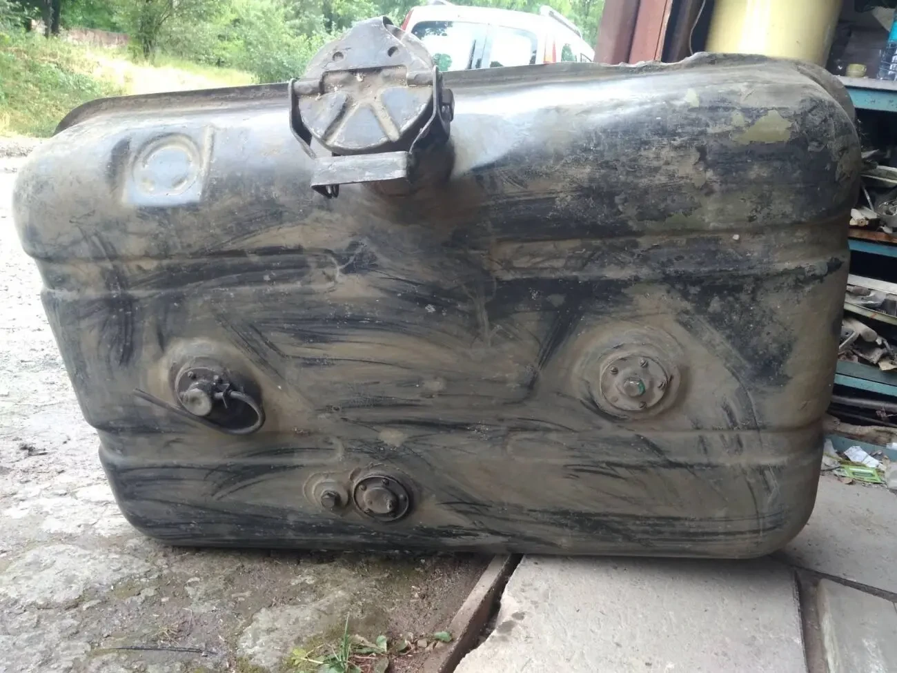 Продам паливний бак зіл-130 в гарному стані