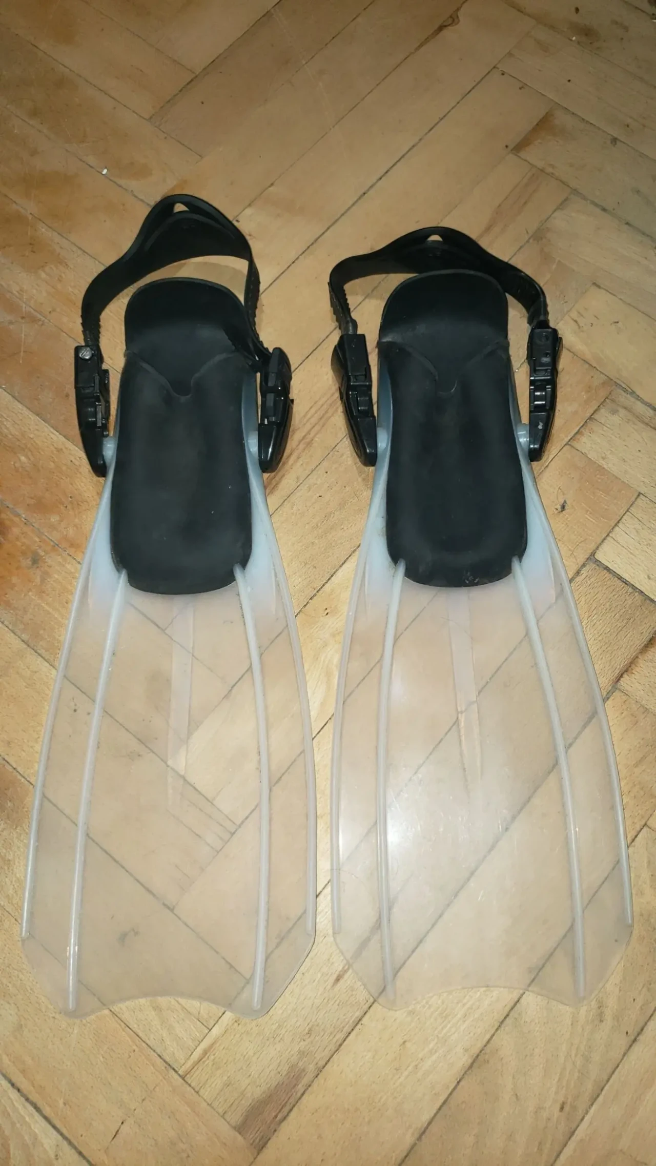 Ласты с быстросъёмными ремнями.