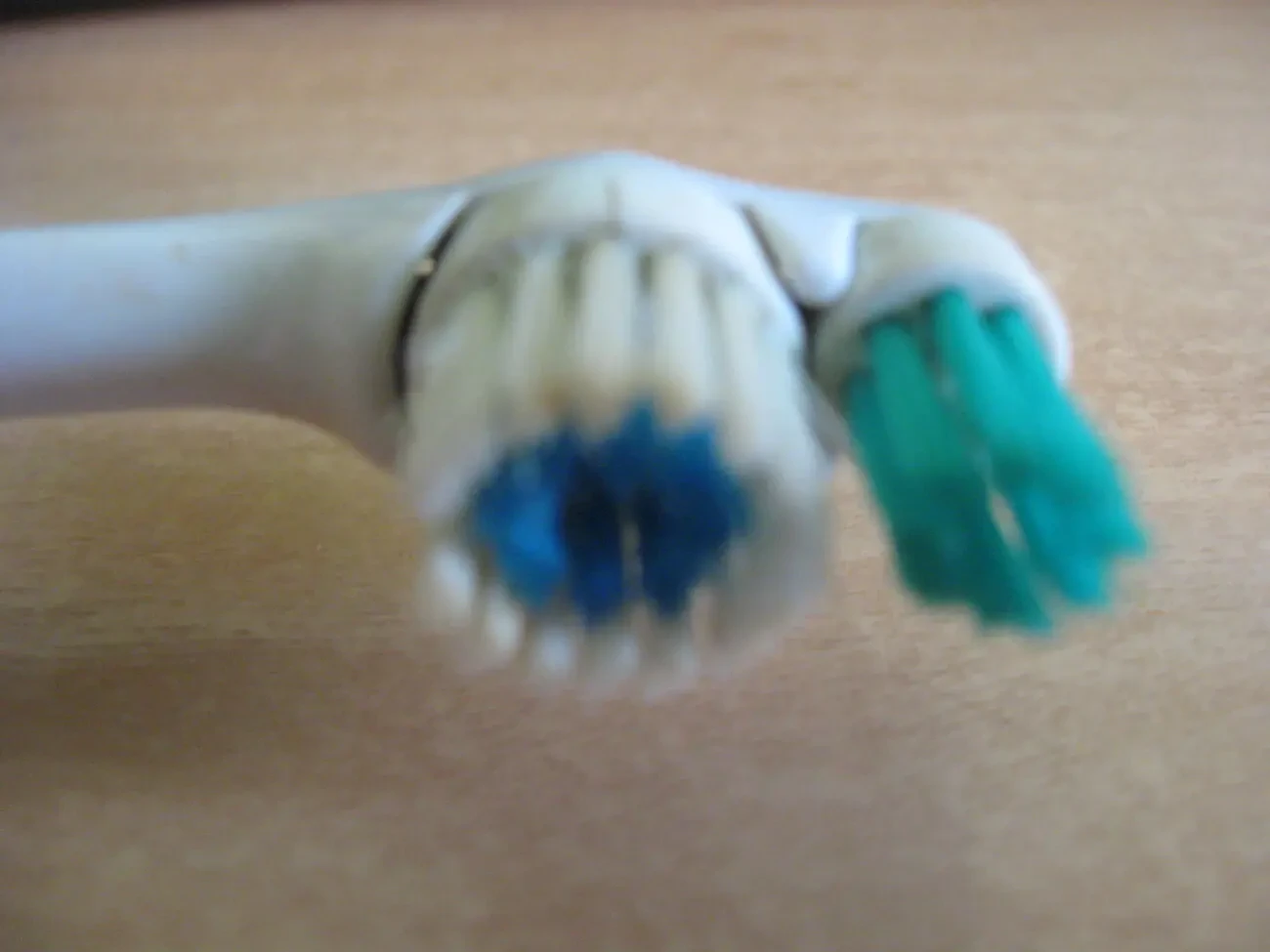 Електрощітка зубна Colgate Motion 4