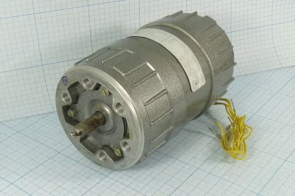 Двигатель ав-052-2му3, электродвигатель асинхронный ав-052-2м уз 2