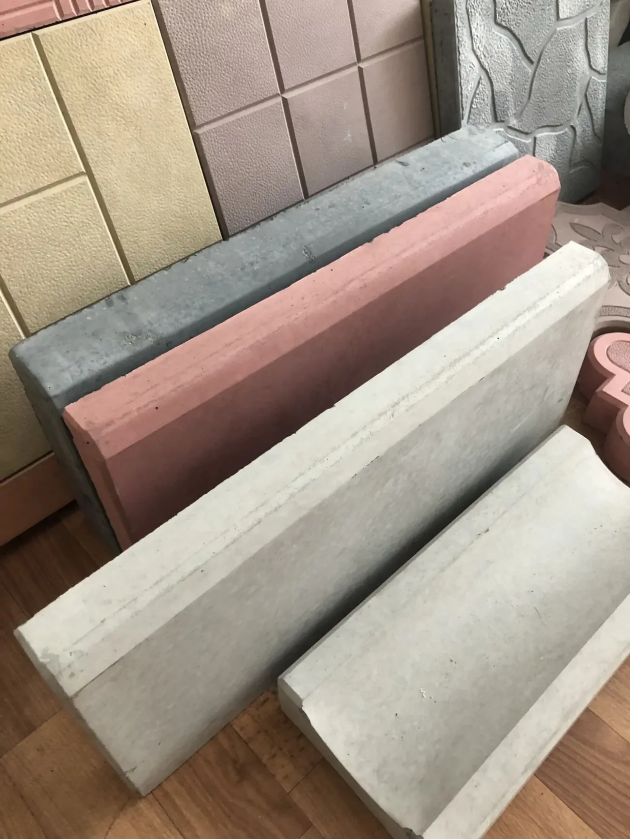 Бордюр тротуарный садовый вибролитой. 3