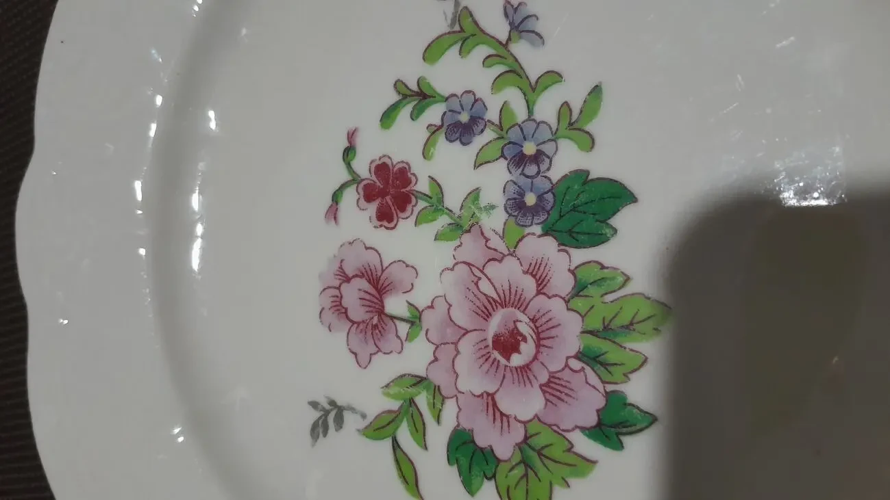 Красивая десертная тарелка с узором и золотым ободком. Ретро 8