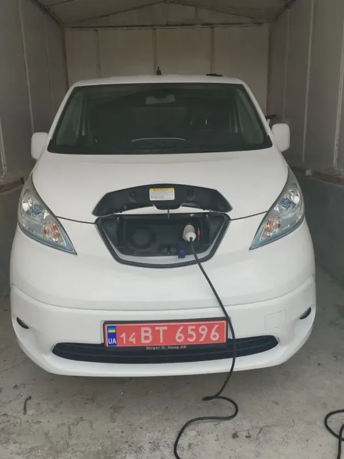 Продам 7 містний електромобіль Nissan E-NV200 5