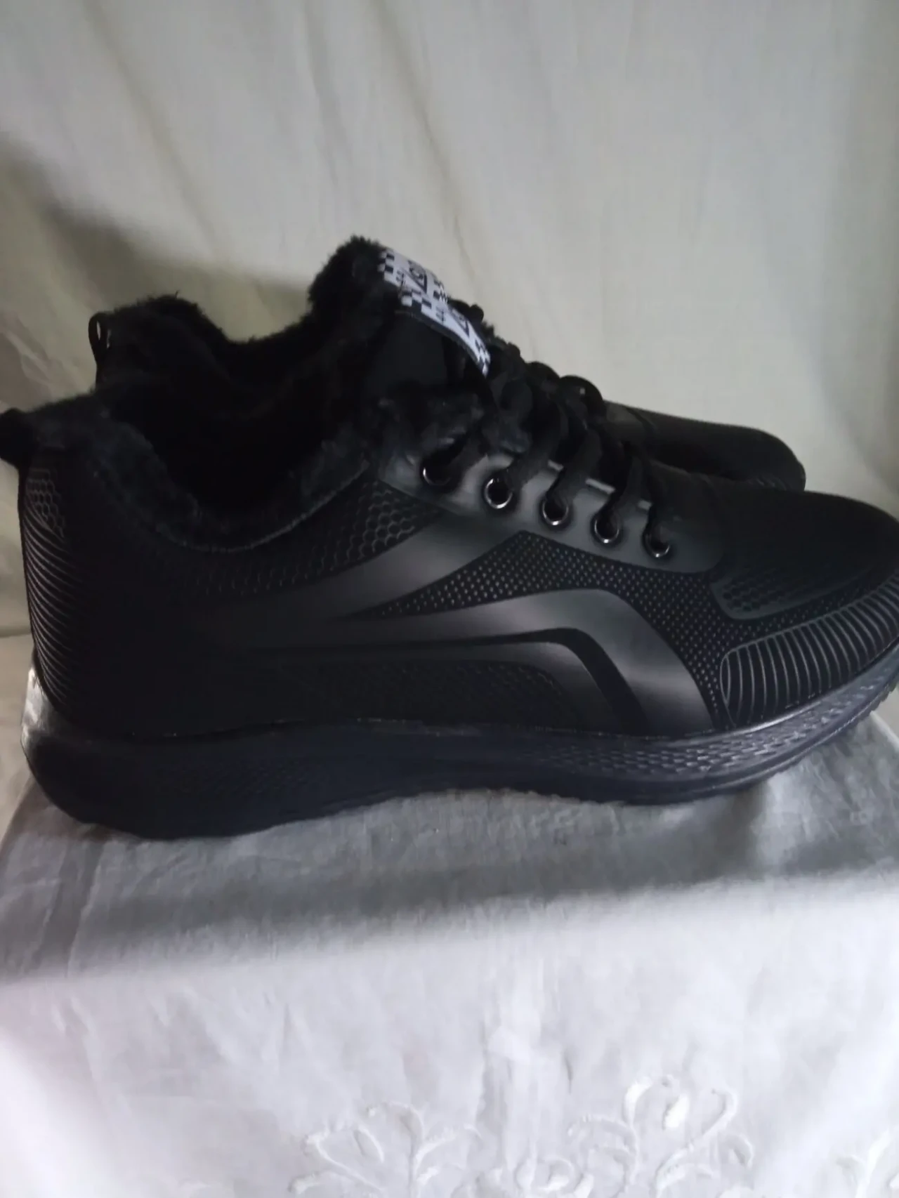 Утепленные мужские кроссовки новые 2