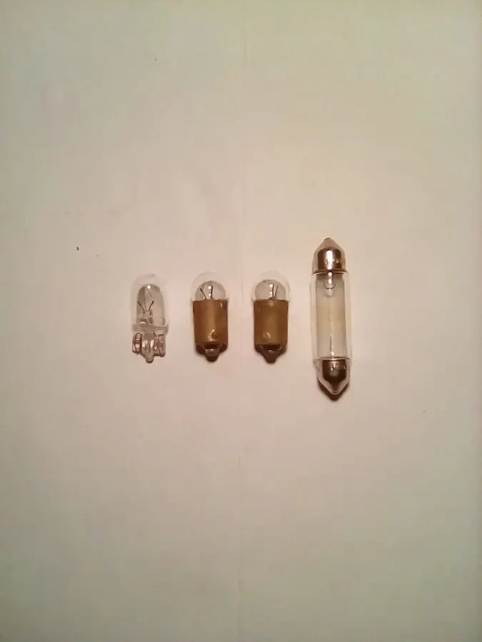 Габаритные лампочки